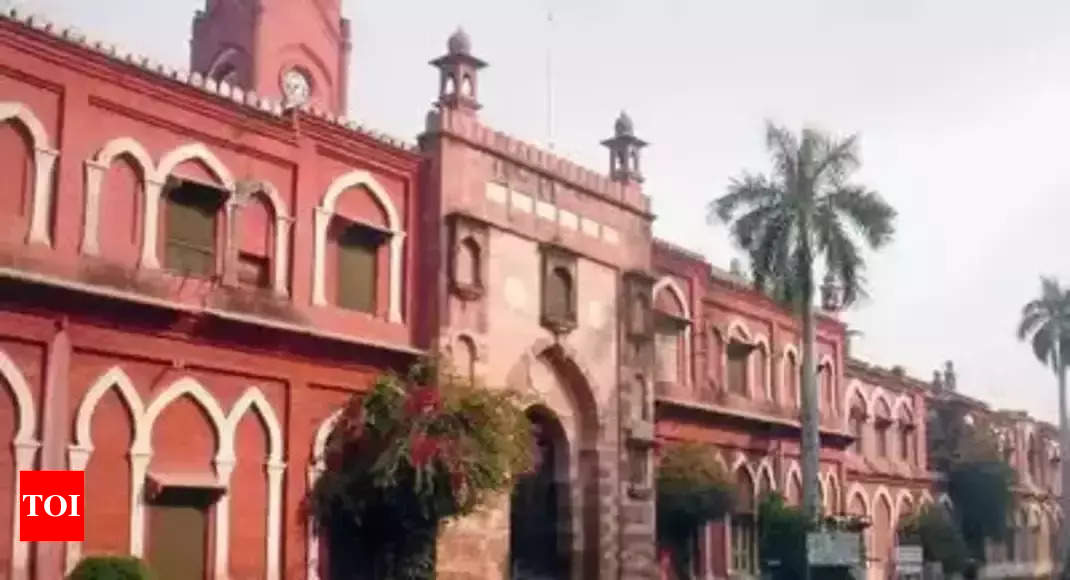 AMU concludes two-day national conference on Indian English poetry