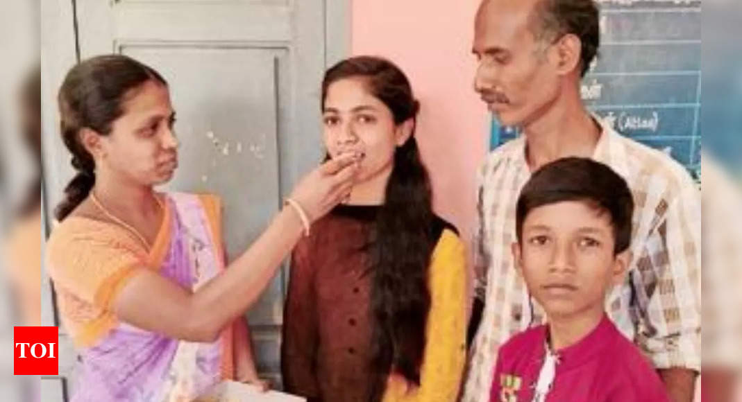Tamil Nadu daily wager’s daughter scores 600/600 in Class 12