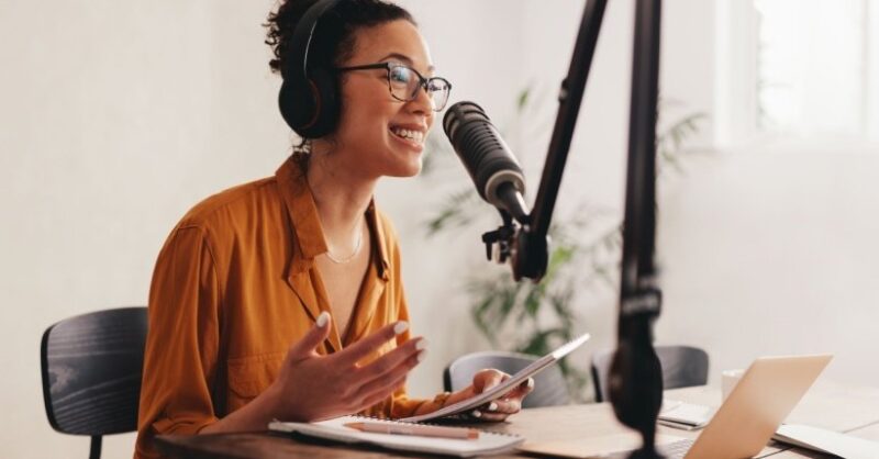 5 Reasons To Host A Podcast For Your eLearning Company