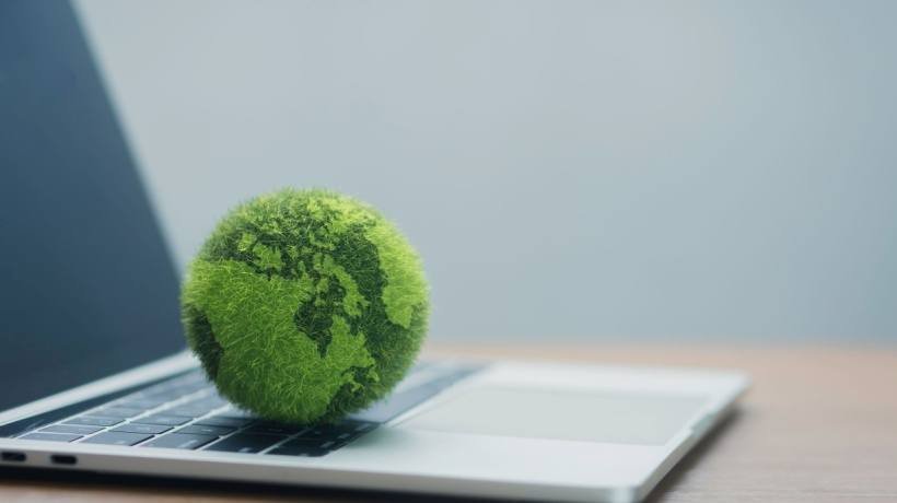 Sustainability Through Digital Learning: How eLearning Reduces Carbon Footprint